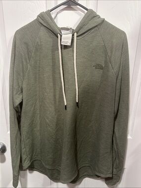 The North Face Women’s Lightweight Hooded Long-Sleeve - Olive